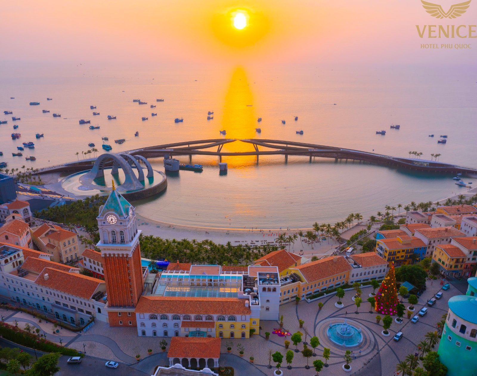 Kiss Bridge Phu Quoc: tickets, hours and sunset viewpoints