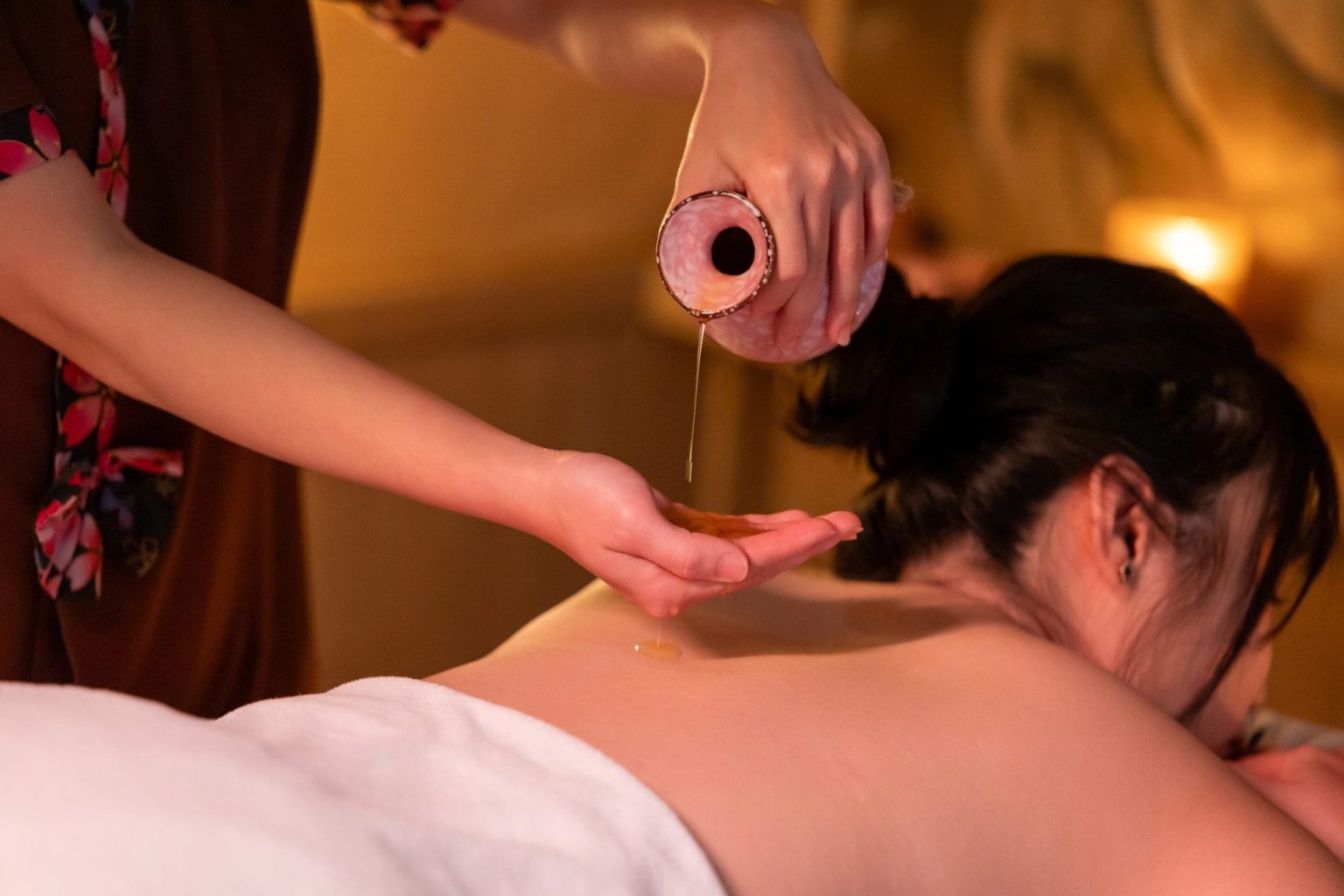 Aroma oil massage at Sakurakyo Spa